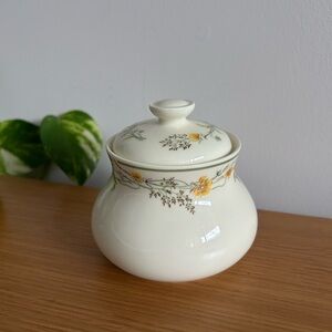 Vintage Royal Doulton Nicole (H5080) lidded sugar bowl 1980s